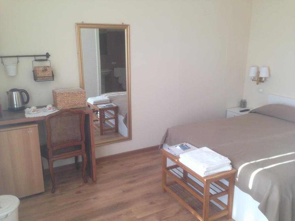 Dal Generale Hotel Moniga del Garda Cameră foto